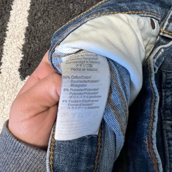 Madewell factory distressed light wash denim skinny jeans - Picture 3 of 9